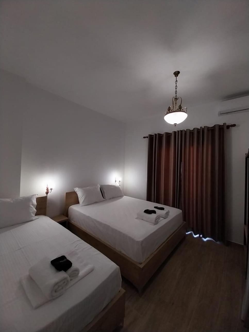 Lions Lair Hotel 3*