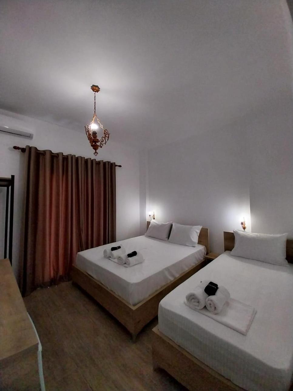 Lions Lair Hotel 3*