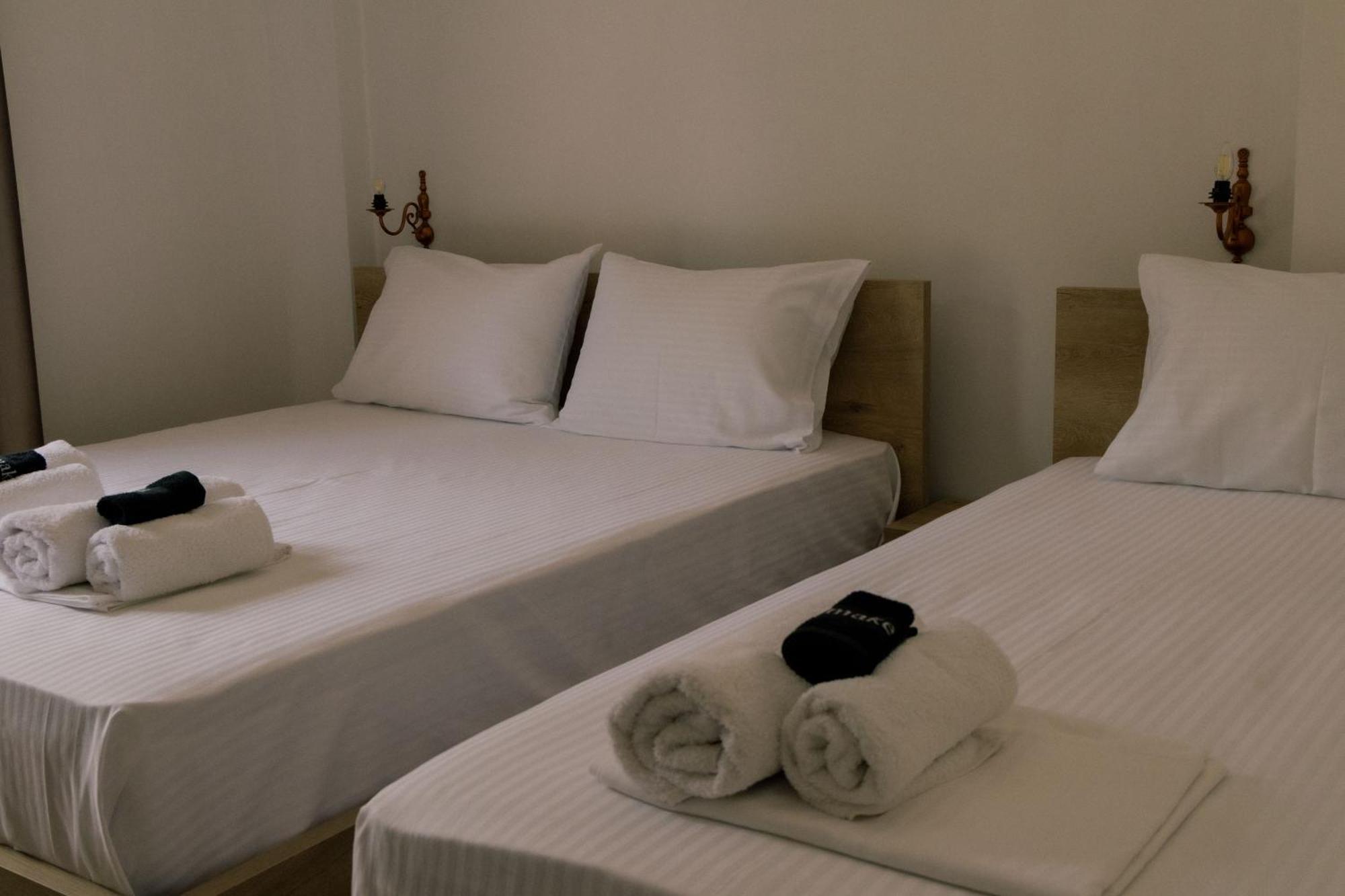 Lions Lair Hotel 3*